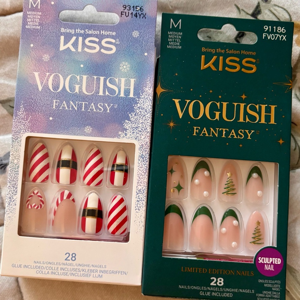 Kiss Vogueish Fantasy Holiday Green and Red Press On Nail Set